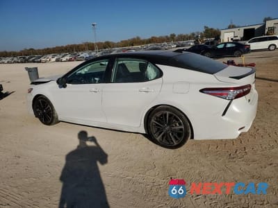 Drugie zdjęcie samochodu z przodu: 2020 TOYOTA CAMRY XSE VIN:4T1K61AK3LU302680 - miniatura