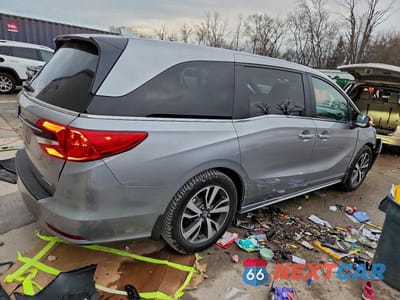 Trzecie zdjęcie samochodu z tyłu: 2023 HONDA ODYSSEY TOURING VIN:5FNRL6H86PB024097 - miniatura