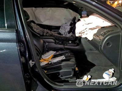 Zdjęcie 13 z 14 samochodu: 2019 CHRYSLER 300 S VIN:2C3CCABG8KH573302 - miniatura