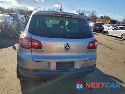 Zdjęcie 6 z 12 samochodu: 2011 VOLKSWAGEN TIGUAN S VIN:WVGBV7AX8BW514950 - miniatura
