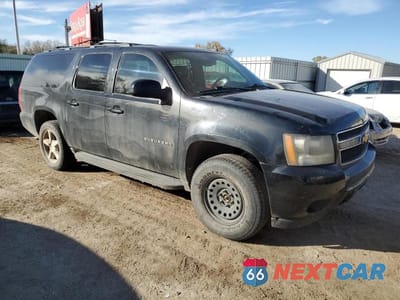 Czwarte zdjęcie samochodu z boku: 2010 CHEVROLET SUBURBAN K1500 LT VIN:1GNUKJE32AR172023 - miniatura
