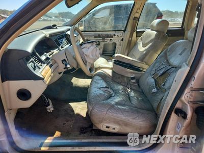 Zdjęcie 7 z 12 samochodu: 1996 LINCOLN TOWN CAR CARTIER VIN:1LNLM83W6TY635368 - miniatura