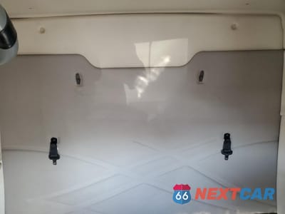 Zdjęcie 6 z 10 samochodu: 2015 VOLVO VNL SEMI TRUCK VIN:4V4N99EH6FN931245 - miniatura