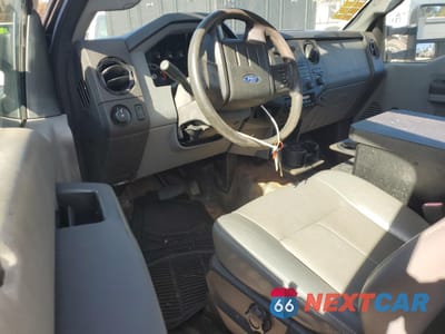 Zdjęcie 8 z 13 samochodu: 2013 FORD F450 SUPER DUTY VIN:1FDUF4GY2DEA69778 - miniatura