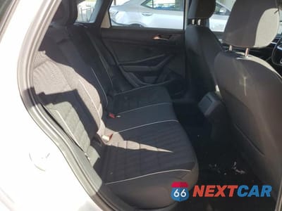 Zdjęcie 10 z 11 samochodu: 2023 VOLKSWAGEN JETTA SPORT VIN:3VWAM7BU2PM017582 - miniatura