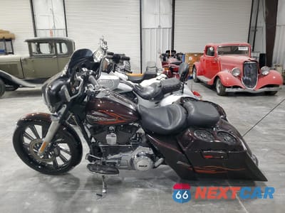 Trzecie zdjęcie samochodu z tyłu: 2011 HARLEY-DAVIDSON FLHX VIN:1HD1KBM16BB654049 - miniatura