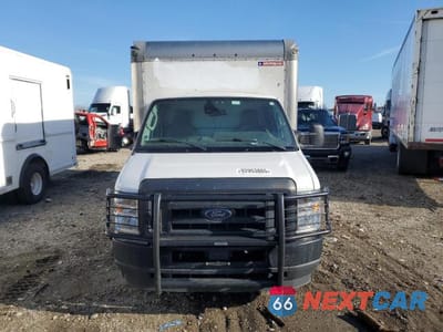 Piąte zdjęcie samochodu w środku: 2021 FORD ECONOLINE E350 SUPER DUTY CUTAWAY VAN VIN:1FDWE3FN8MDC12459 - miniatura