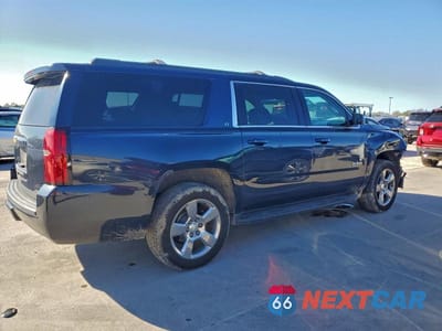 Trzecie zdjęcie samochodu z tyłu: 2018 CHEVROLET SUBURBAN C1500 LT VIN:1GNSCHKC3JR223353 - miniatura