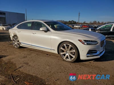 Czwarte zdjęcie samochodu z boku: 2018 VOLVO S90 T6 INSCRIPTION VIN:LVY992ML6JP008358 - miniatura