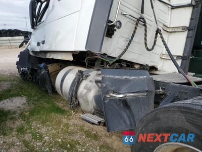 Zdjęcie 9 z 10 samochodu: 2025 VOLVO VNL SEMI TRUCK VIN:4V4NC9EHXSN694741 - miniatura