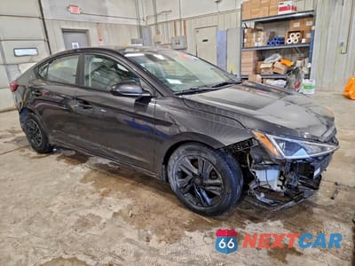 Czwarte zdjęcie samochodu z boku: 2020 HYUNDAI ELANTRA SE VIN:5NPD74LFXLH618762 - miniatura