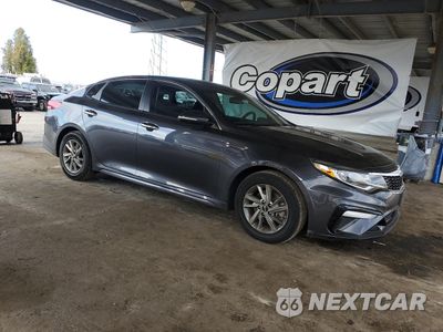 Czwarte zdjęcie samochodu z boku: 2019 KIA OPTIMA LX VIN:5XXGT4L3XKG329650 - miniatura