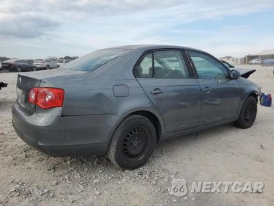 Trzecie zdjęcie samochodu z tyłu: 2005 VOLKSWAGEN NEW JETTA VALUE VIN:3VWPF71K35M621420 - miniatura