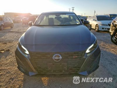 Piąte zdjęcie samochodu w środku: 2023 NISSAN ALTIMA SR VIN:1N4BL4CW3PN301100 - miniatura