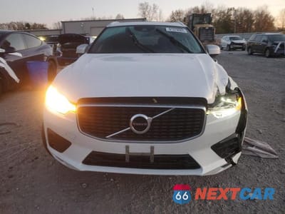 Piąte zdjęcie samochodu w środku: 2019 VOLVO XC60 T6 R-DESIGN VIN:LYVA22RM7KB230771 - miniatura