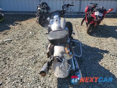 Czwarte zdjęcie samochodu z boku: 2018 HARLEY-DAVIDSON FLHTK ULTRA LIMITED VIN:1HD1KED16JB664404 - miniatura