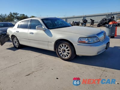 Czwarte zdjęcie samochodu z boku: 2007 LINCOLN TOWN CAR SIGNATURE VIN:1LNHM81V87Y605102 - miniatura