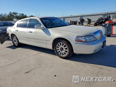 Czwarte zdjęcie samochodu z boku: 2007 LINCOLN TOWN CAR SIGNATURE VIN:1LNHM81V87Y605102 - miniatura