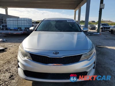 Piąte zdjęcie samochodu w środku: 2017 KIA OPTIMA LX VIN:5XXGT4L33HG161374 - miniatura