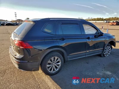 Trzecie zdjęcie samochodu z tyłu: 2018 VOLKSWAGEN TIGUAN S VIN:3VV1B7AX5JM037399 - miniatura