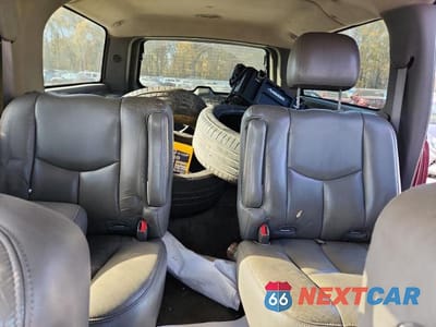 Zdjęcie 10 z 12 samochodu: 2004 CHEVROLET SUBURBAN K1500 VIN:3GNFK16Z74G118555 - miniatura