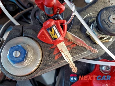 Zdjęcie 8 z 9 samochodu: 2006 SUZUKI GSX-R600 K6 VIN:JS1GN7DAX62104353 - miniatura