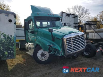 2019 FREIGHTLINER CASCADIA 125 SEMI TRUCK 3AKBGDDV3KSKS3052 - główne zdjęcie licytacji z USA - miniatura