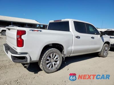 Trzecie zdjęcie samochodu z tyłu: 2019 CHEVROLET SILVERADO K1500 CUSTOM VIN:3GCPYBEH2KG300400 - miniatura