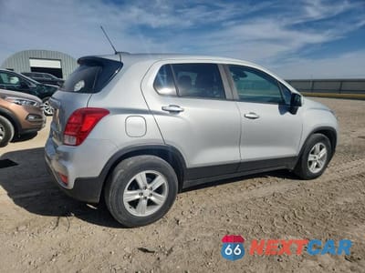 Trzecie zdjęcie samochodu z tyłu: 2020 CHEVROLET TRAX LS VIN:3GNCJKSB1LL213171 - miniatura