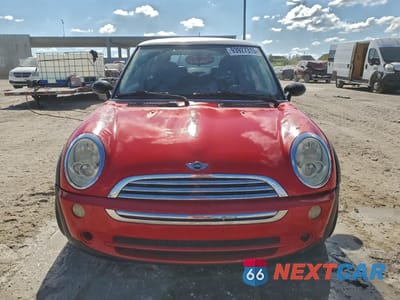 Piąte zdjęcie samochodu w środku: 2006 MINI COOPER VIN:WMWRC33506TK67568 - miniatura