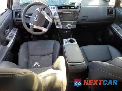 Zdjęcie 8 z 12 samochodu: 2017 TOYOTA PRIUS V VIN:JTDZN3EU4HJ070984 - miniatura