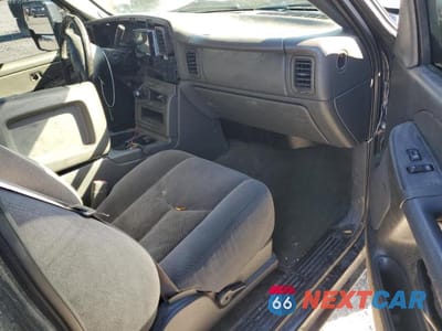 Zdjęcie 8 z 13 samochodu: 2005 CHEVROLET SILVERADO C2500 HEAVY DUTY VIN:1GCHC23215F950472 - miniatura