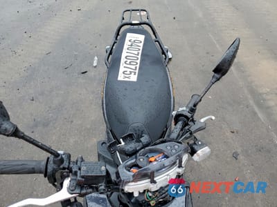 Piąte zdjęcie samochodu w środku: 2018 YAMAHA YW50 F VIN:RKRSA43A0JA125554 - miniatura