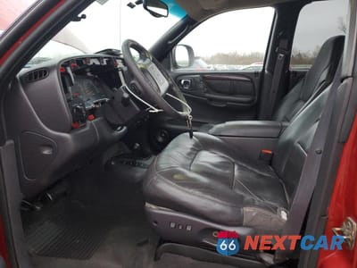 Zdjęcie 7 z 13 samochodu: 2000 DODGE DURANGO VIN:1B4HS28N8YF158777 - miniatura