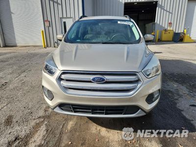Piąte zdjęcie samochodu w środku: 2018 FORD ESCAPE SE VIN:1FMCU9GD9JUC60353 - miniatura