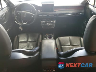 Zdjęcie 8 z 14 samochodu: 2022 LINCOLN CORSAIR RESERVE VIN:5LMCJ2C92NUL21899 - miniatura