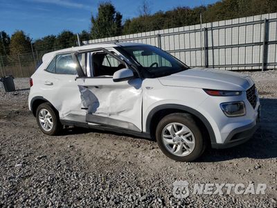 Czwarte zdjęcie samochodu z boku: 2021 HYUNDAI VENUE SE VIN:KMHRB8A33MU066187 - miniatura