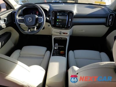 Zdjęcie 8 z 12 samochodu: 2025 VOLVO XC40 PLUS VIN:YV4L12UC7S2491410 - miniatura