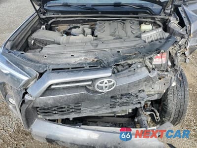 Zdjęcie 12 z 13 samochodu: 2021 TOYOTA 4RUNNER SR5 VIN:JTEMU5JR0M5882002 - miniatura