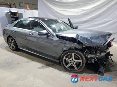 Czwarte zdjęcie samochodu z boku: 2017 MERCEDES-BENZ C 300 4MATIC VIN:55SWF4KB1HU225960 - miniatura