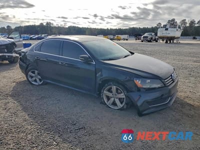Czwarte zdjęcie samochodu z boku: 2013 VOLKSWAGEN PASSAT VIN:1VWBH7A32DC116675 - miniatura