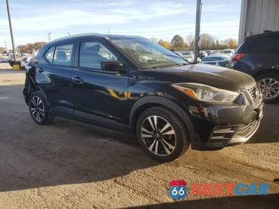 Czwarte zdjęcie samochodu z boku: 2020 NISSAN KICKS SV VIN:3N1CP5CV5LL526843 - miniatura