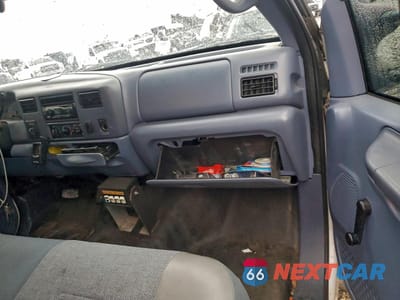 Piąte zdjęcie samochodu w środku: 1999 FORD F250 SUPER DUTY VIN:1FTNF21L8XEA44771 - miniatura