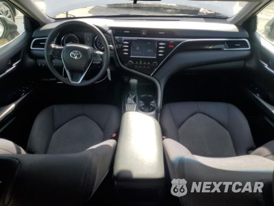 Zdjęcie 8 z 15 samochodu: 2018 TOYOTA CAMRY L VIN:4T1B11HK3JU011307 - miniatura