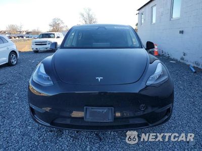 Piąte zdjęcie samochodu w środku: 2023 TESLA MODEL Y VIN:7SAYGDEE2PA181379 - miniatura