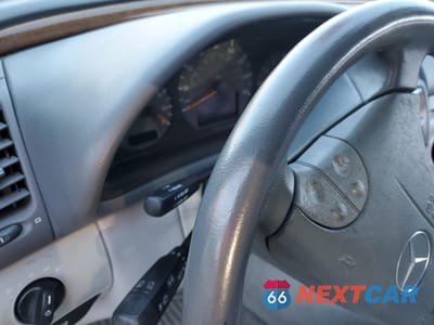 Zdjęcie 9 z 12 samochodu: 2002 MERCEDES-BENZ CLK 430 VIN:WDBLK70G62T112427 - miniatura