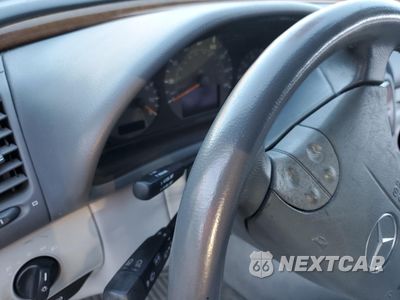 Zdjęcie 9 z 12 samochodu: 2002 MERCEDES-BENZ CLK 430 VIN:WDBLK70G62T112427 - miniatura
