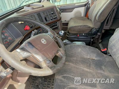 Zdjęcie 9 z 11 samochodu: 2014 VOLV VN VNL - TRUCKS SEMI TRUCK VIN:4V4NC9EH8EN168211 - miniatura