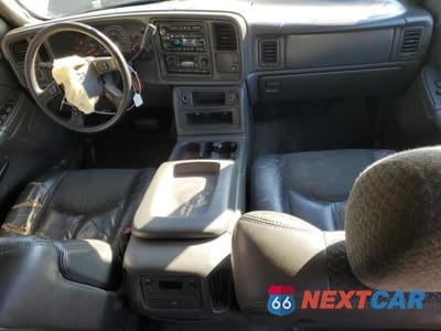 Zdjęcie 8 z 13 samochodu: 2004 CHEVROLET AVALANCHE C1500 VIN:3GNEC12T34G109636 - miniatura