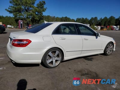 Trzecie zdjęcie samochodu z tyłu: 2011 MERCEDES-BENZ E 350 4MATIC VIN:WDDHF8HB4BA493836 - miniatura